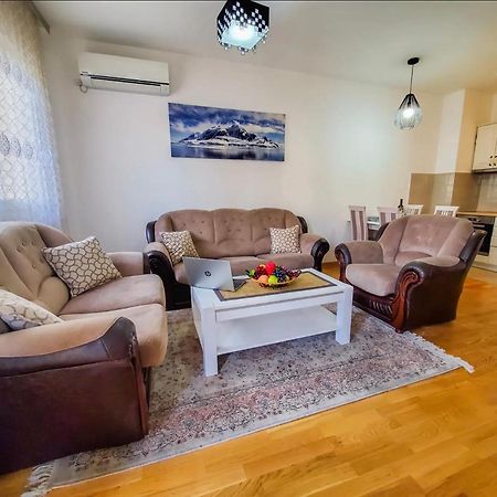 Gran Premium Lägenhet Podgorica Exteriör bild